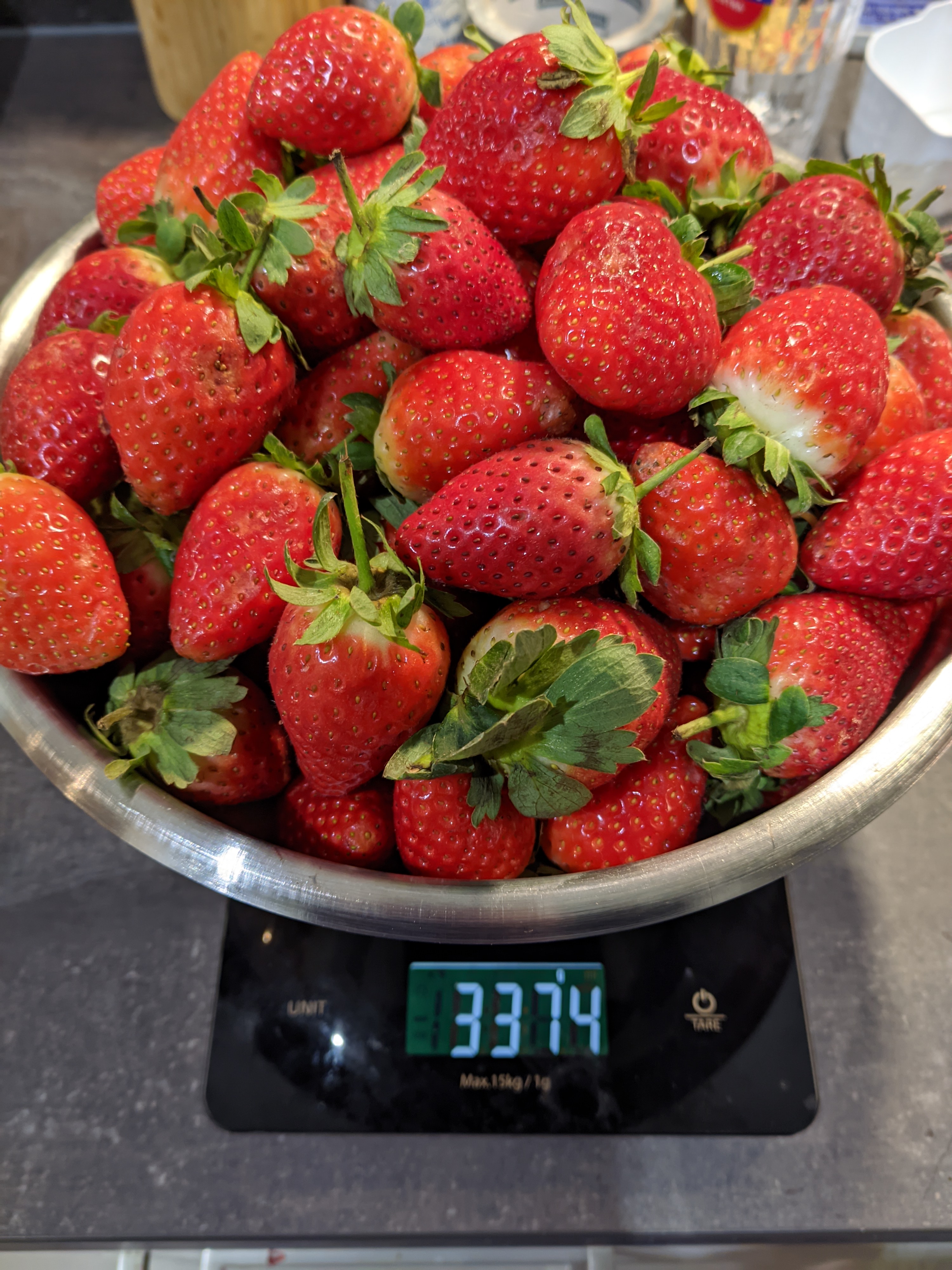Gewicht van de aardbeien 3.3 kg