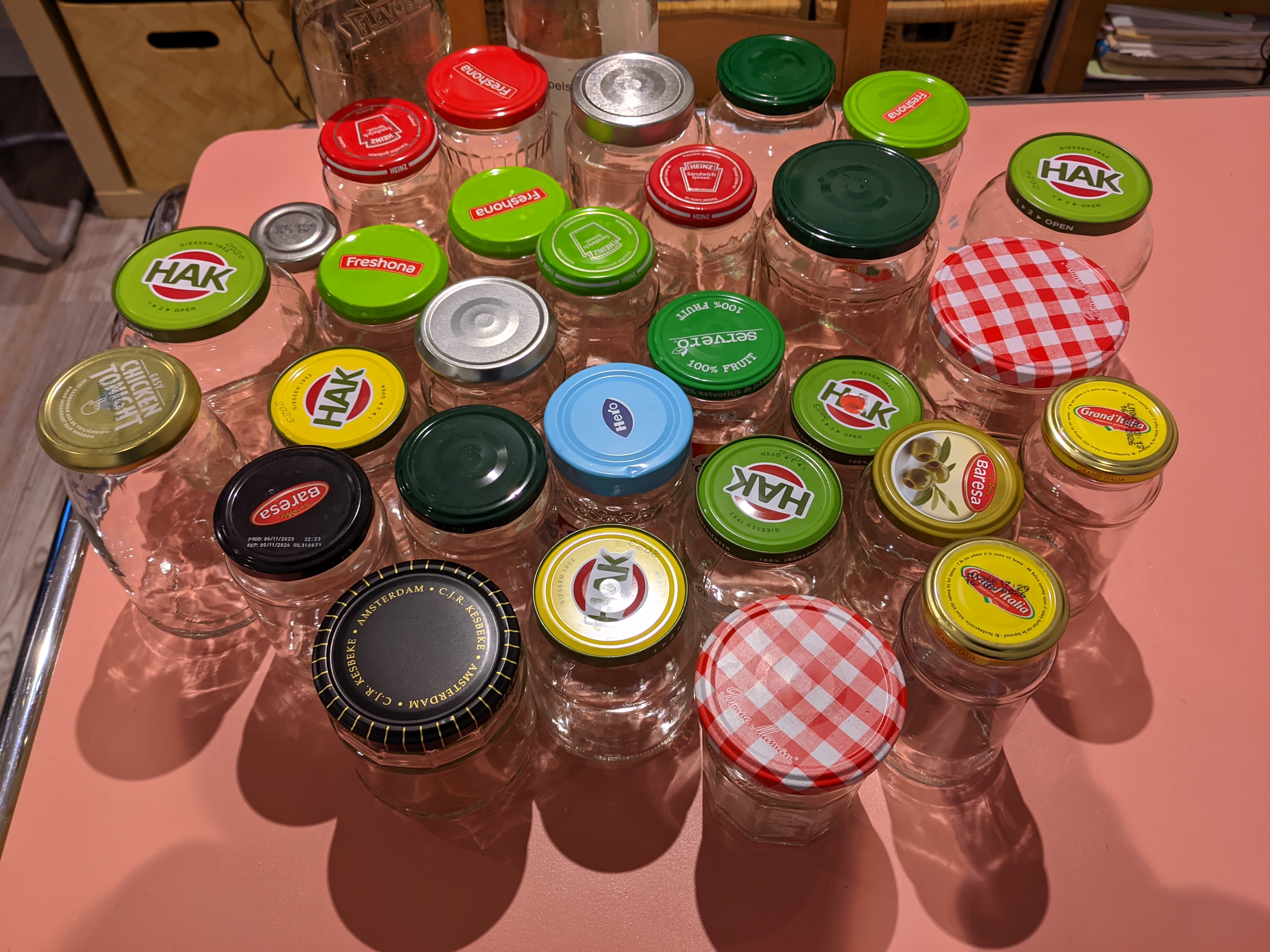 Foto van verzameling 31 potten